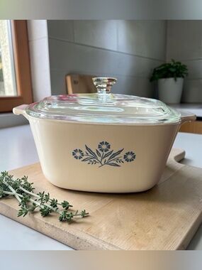 Corning Ware Blue Cornflower Vintage 7 Cup Casserole Dish With Glass Lid
